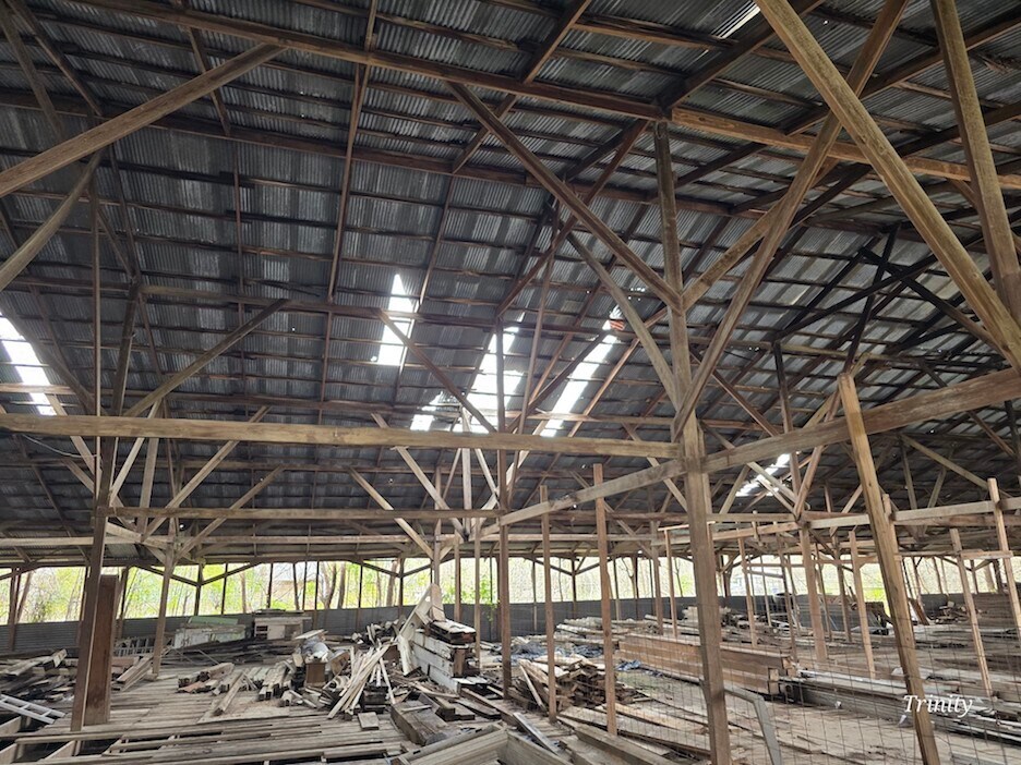 1020 N College St, Gonzales, TX for Sale