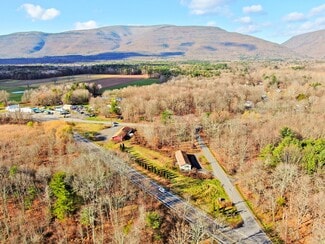 Saugerties, NY Service Station - 8 Rt 32A