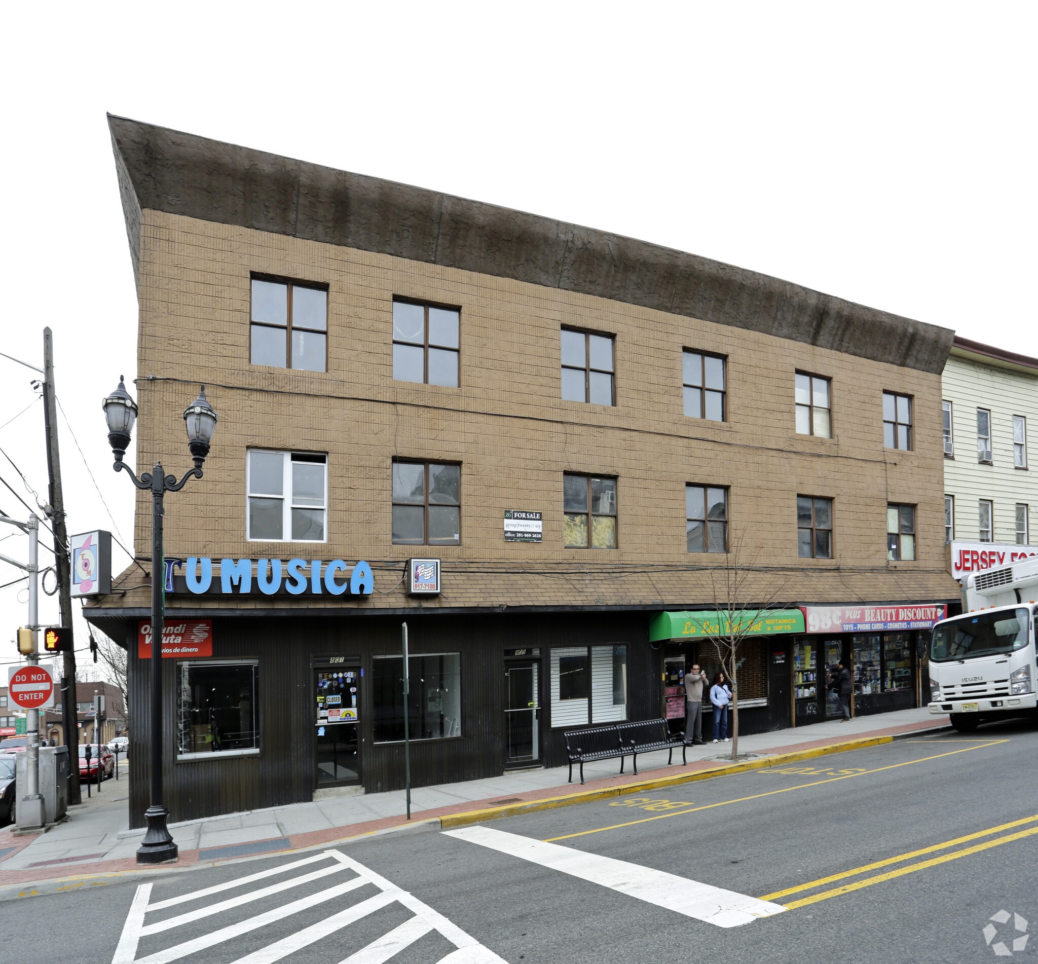 801-811 Summit Ave, Union City, NJ for Rent