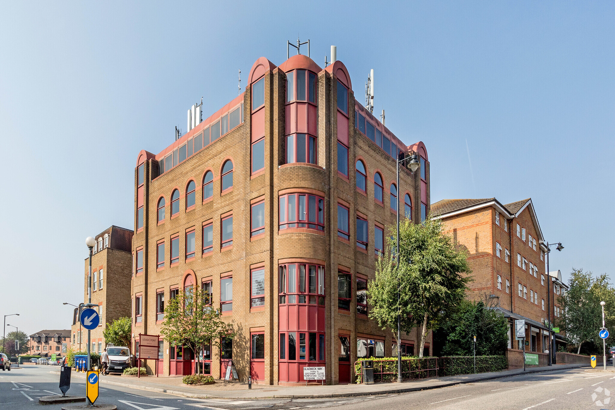 2 Gladbeck Way, Enfield, LND for Rent