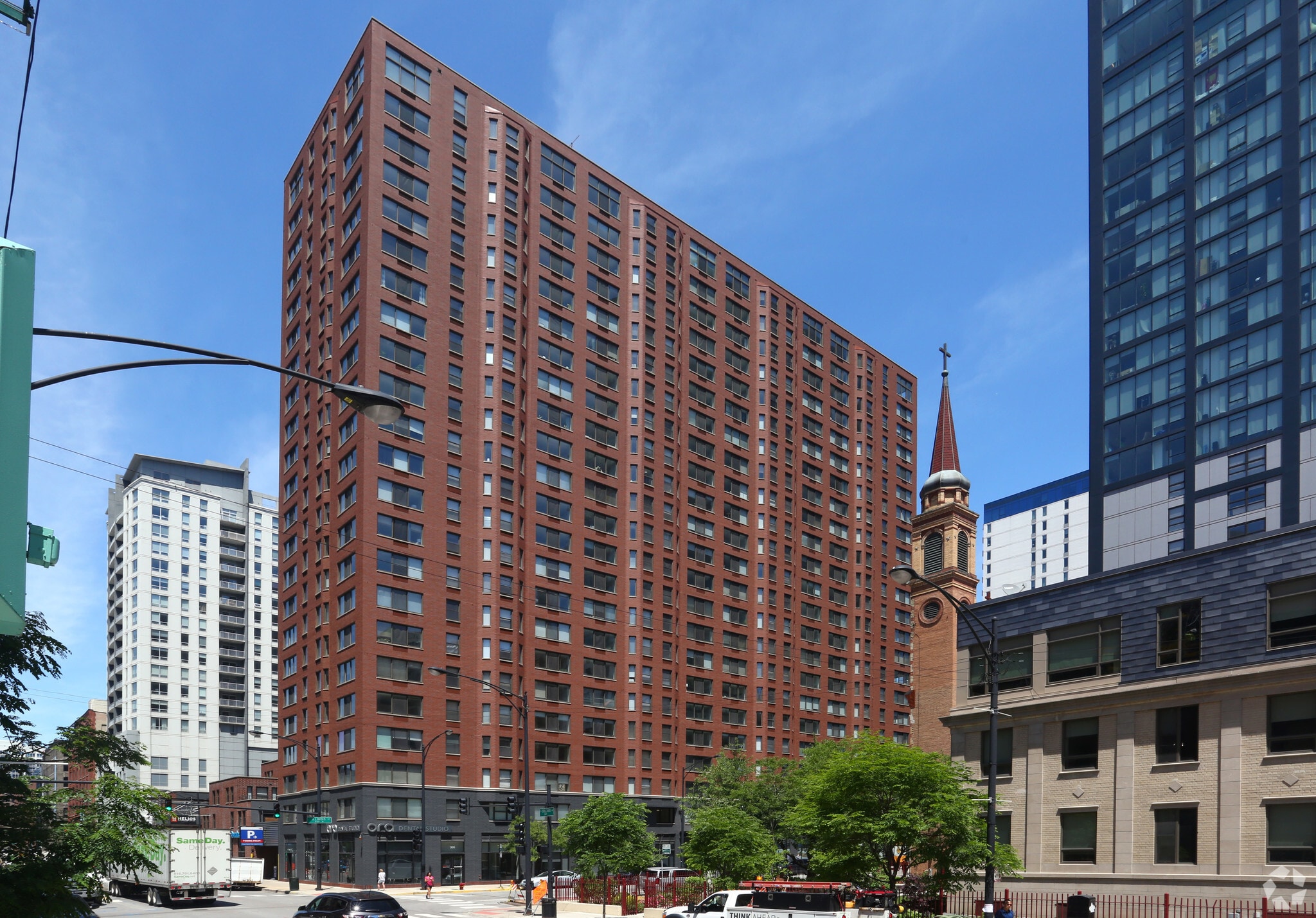 320 W Illinois St, Chicago, IL for Sale