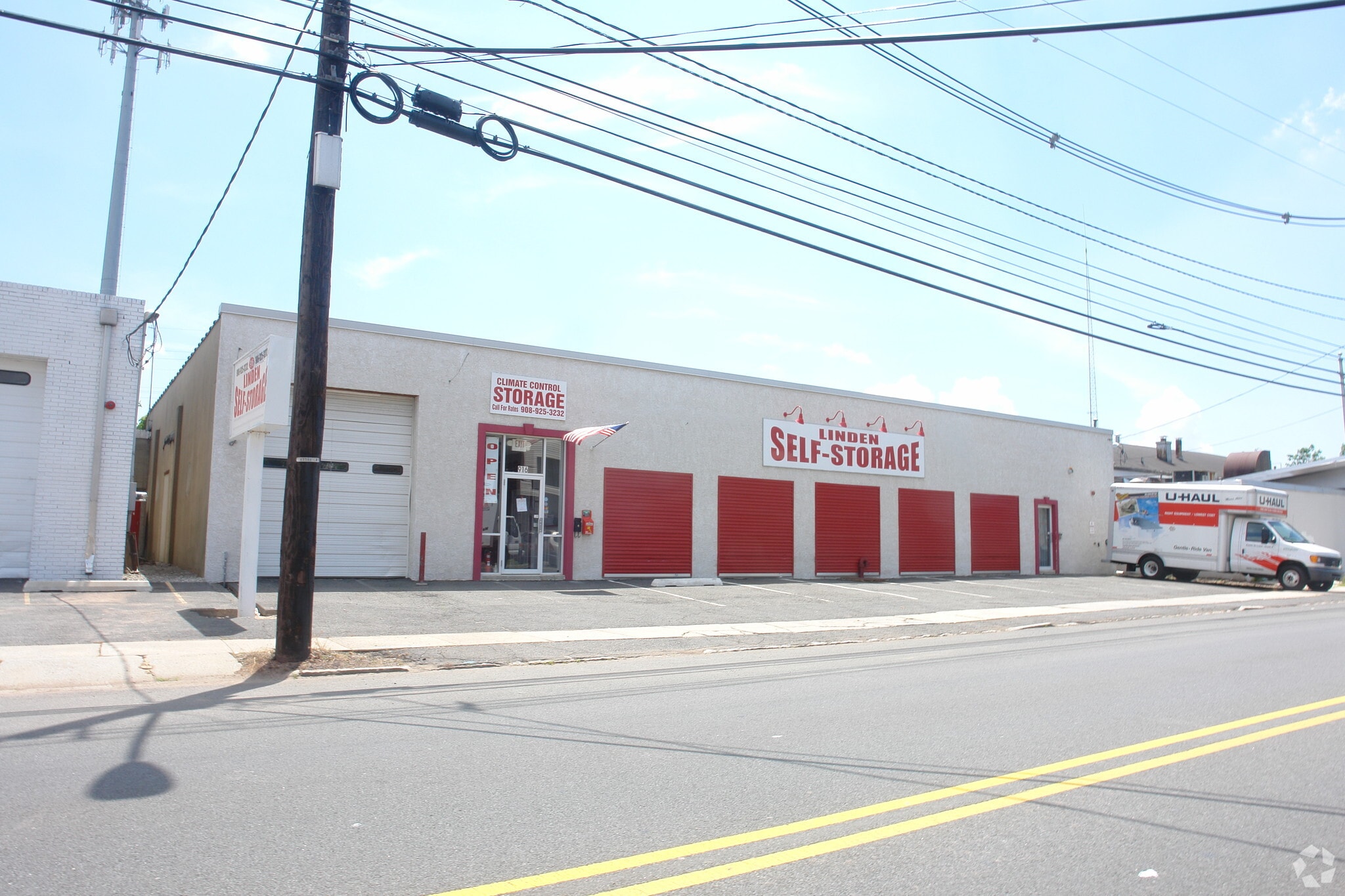 916 E Elizabeth Ave, Linden, NJ for Rent