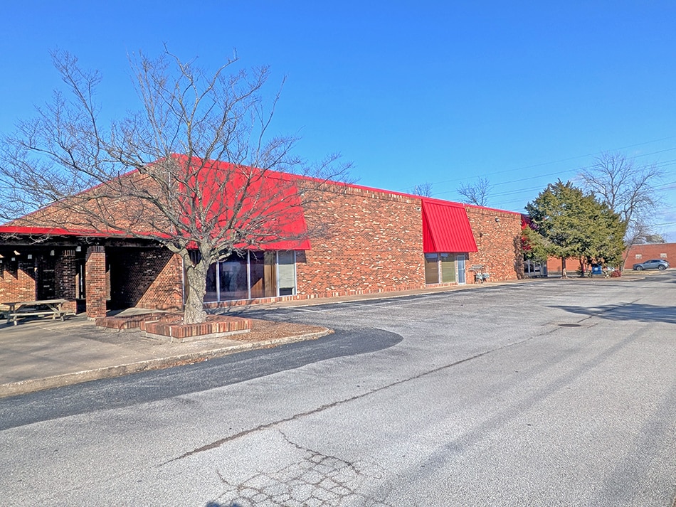 2001 W Main St, Carbondale, IL for Rent