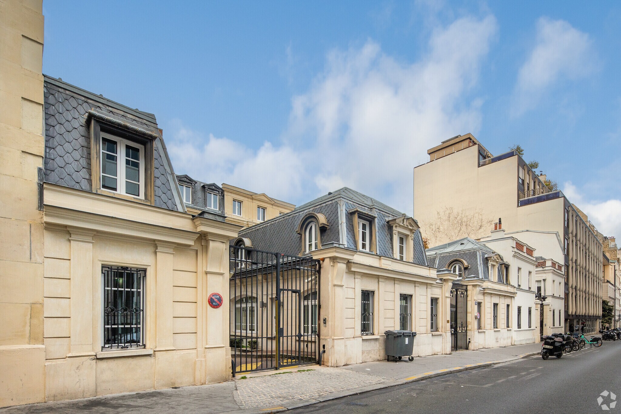 24-26 Rue Ballu, Paris, PAR for Rent