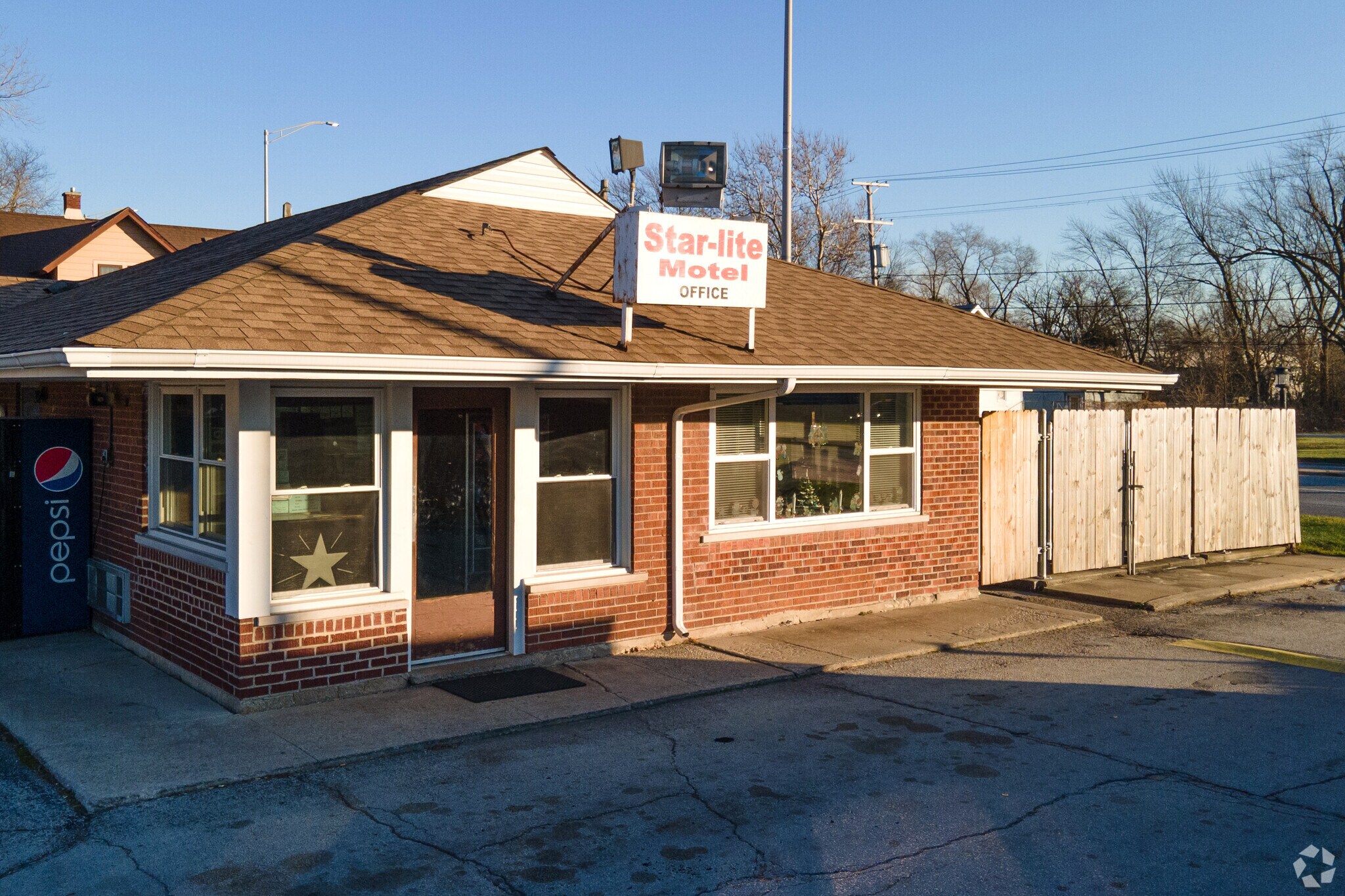 466 W 162nd St, South Holland, IL for Sale