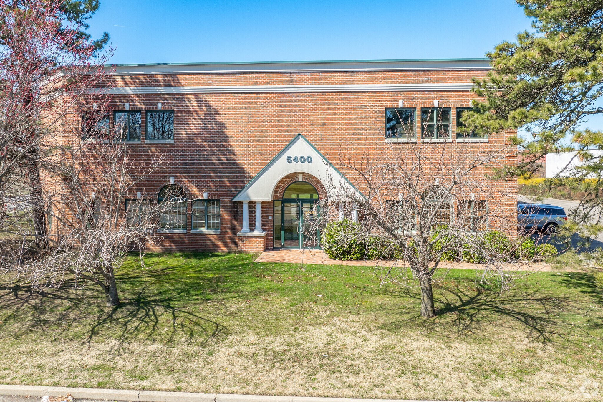 5400 New Horizons Blvd, Amityville, NY for Sale