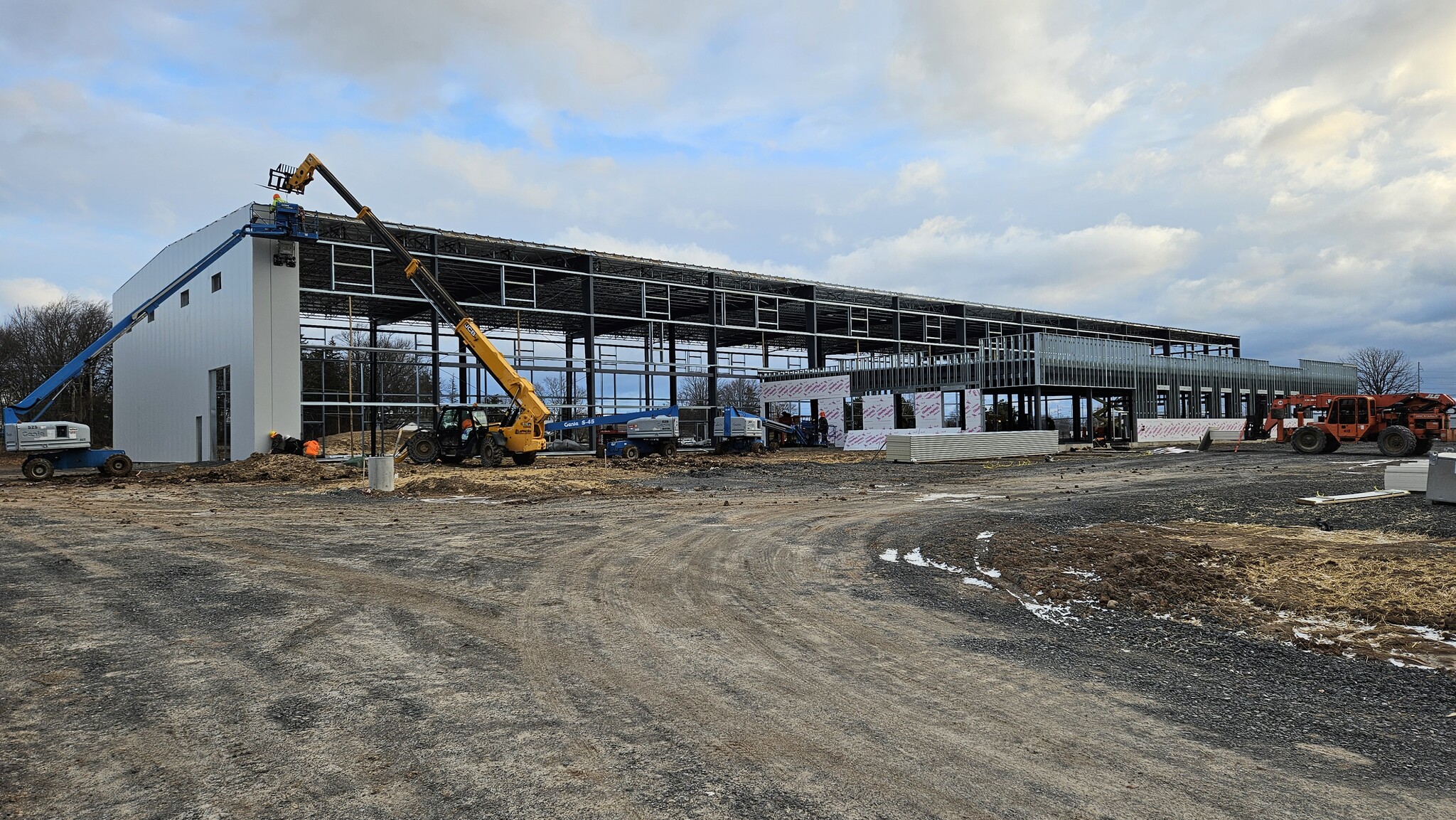 400 International Blvd, Rochester, NY for Rent