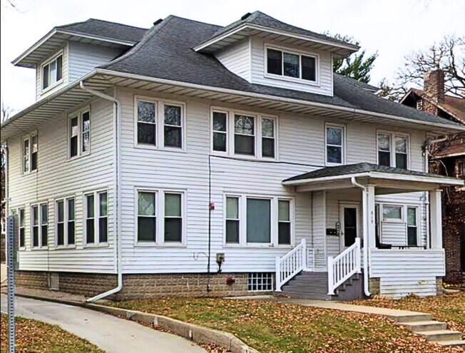818 1st St SW, Rochester, MN for Sale