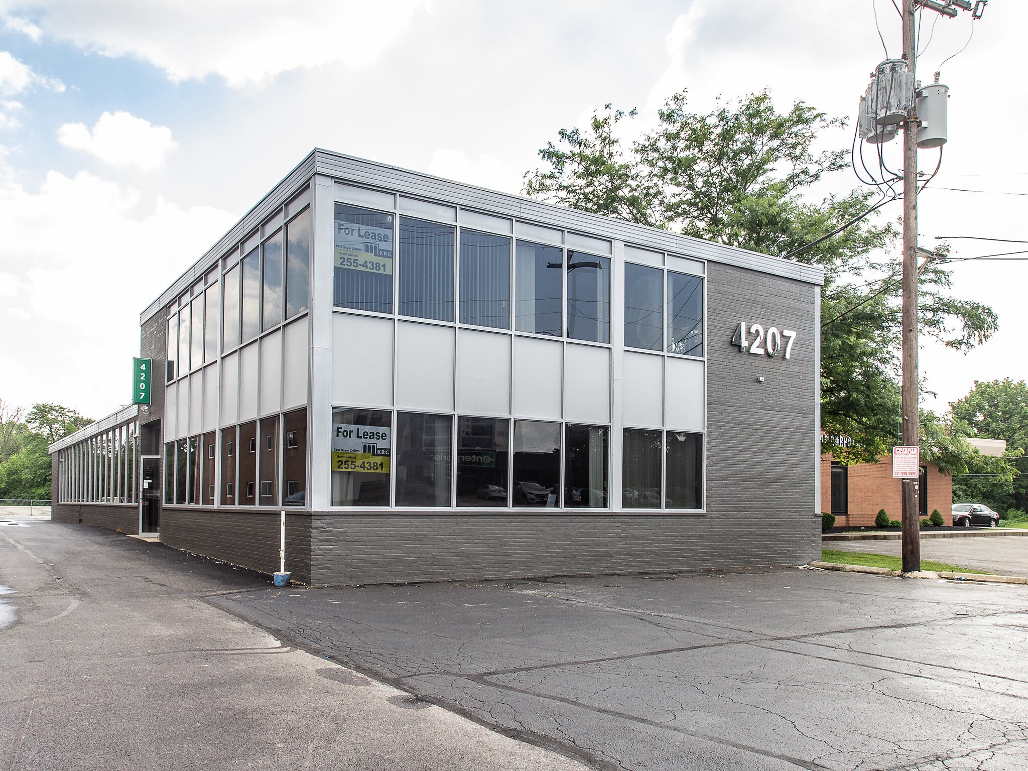 4207 E Broad St, Columbus, OH for Sale