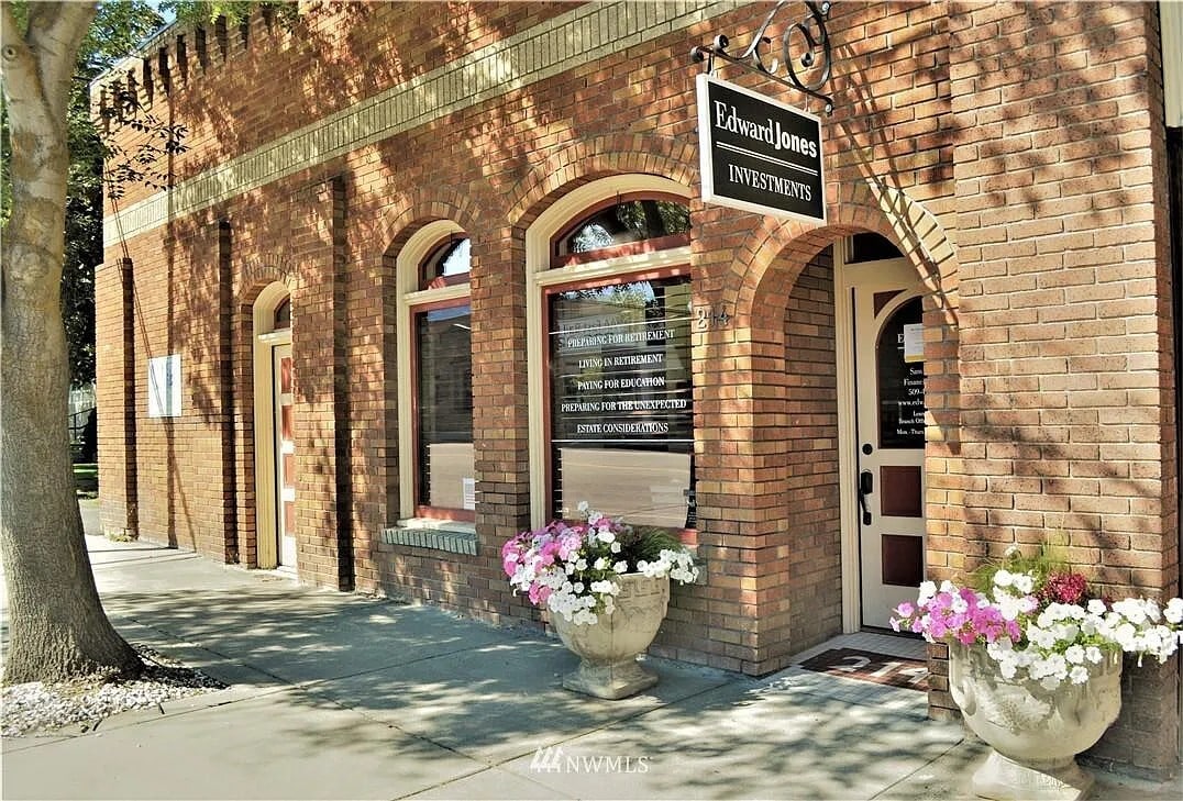 214 Pine Street St, Okanogan, WA for Sale