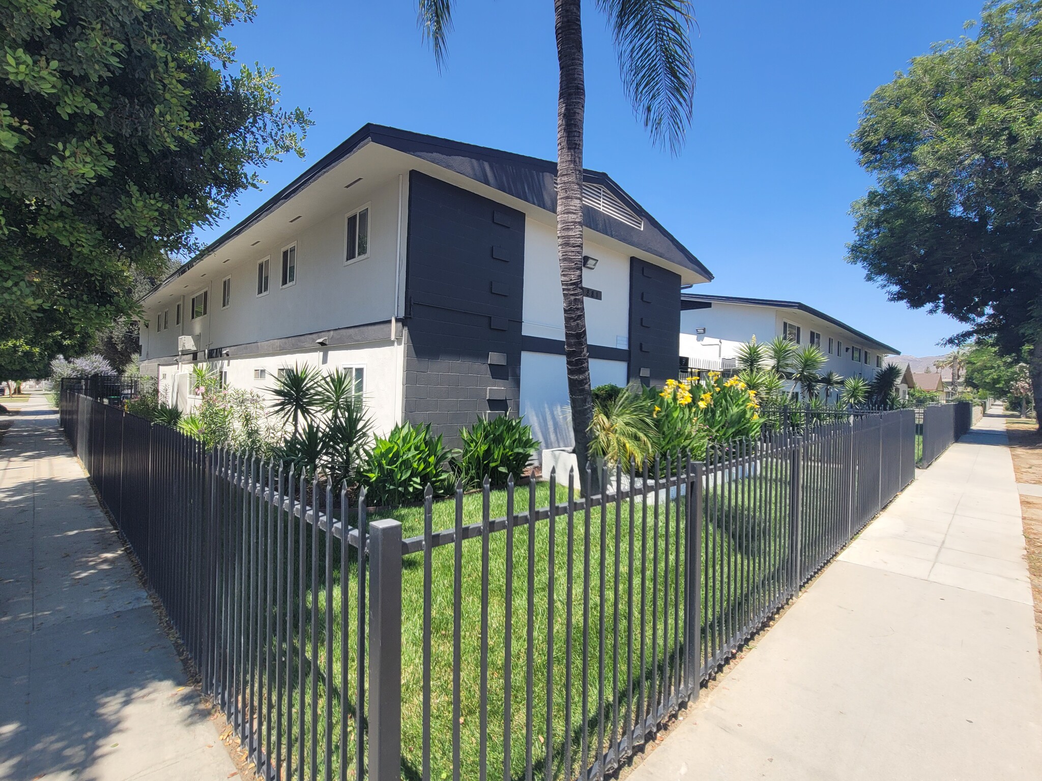 1881 Loma Vista St, Riverside, CA for Sale