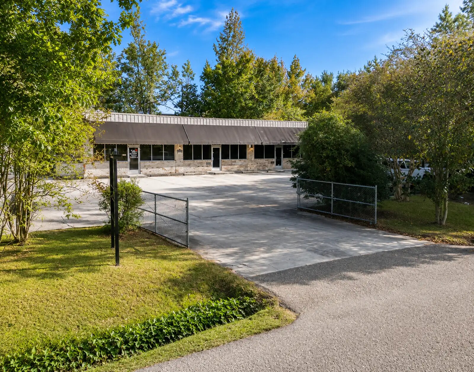 2245 11th St, Mandeville, LA for Sale