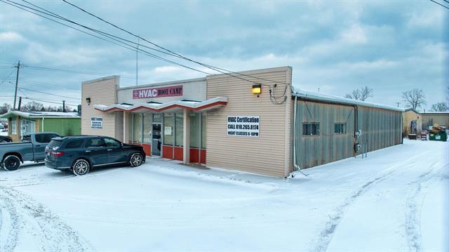 2905-2907 E Court St, Flint, MI for Sale
