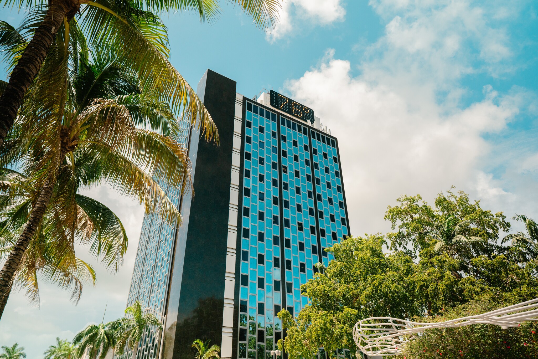 401-407 Lincoln Rd, Miami Beach, FL for Rent