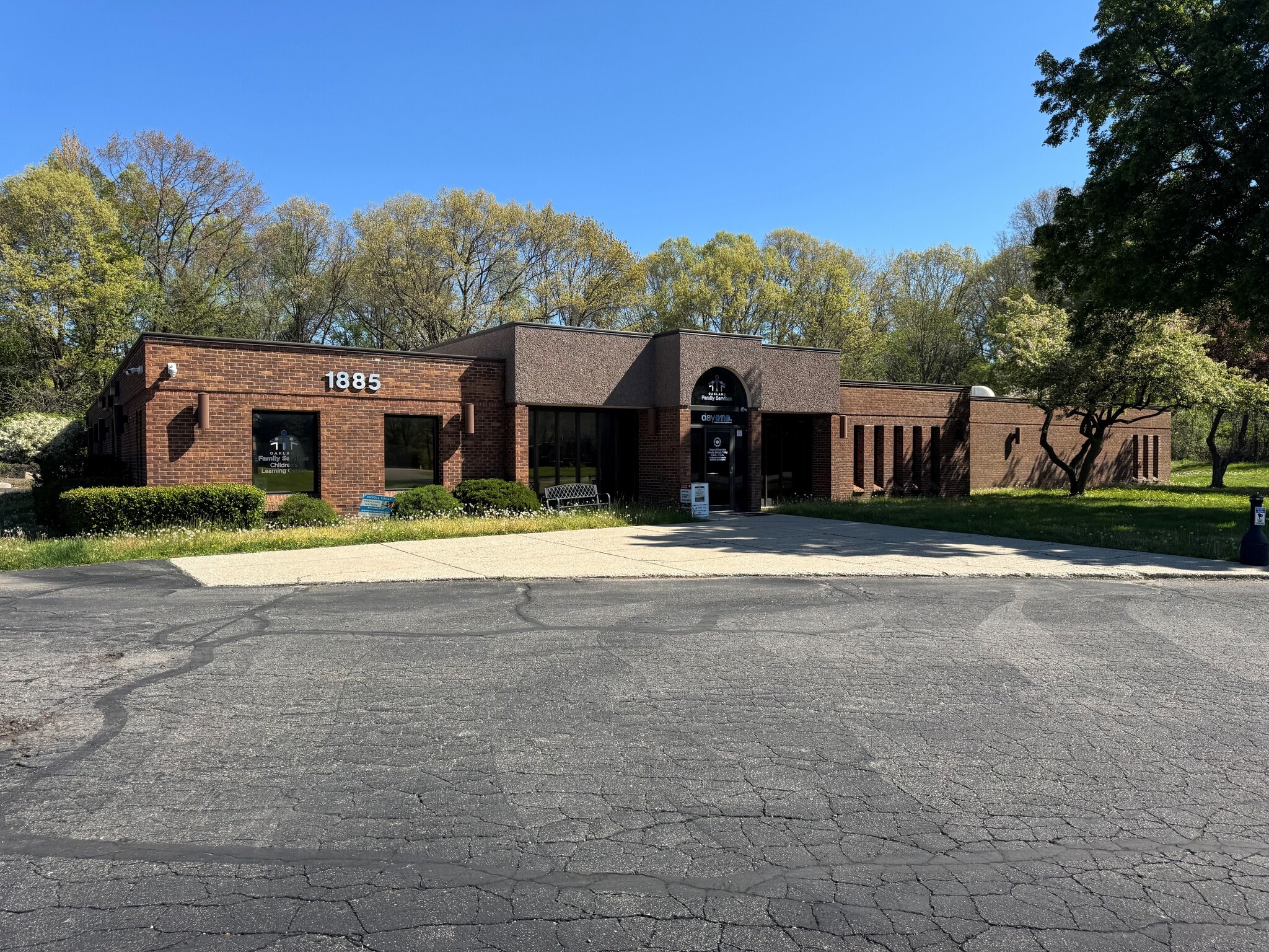 1885 N Pontiac Trl, Walled Lake, MI for Rent