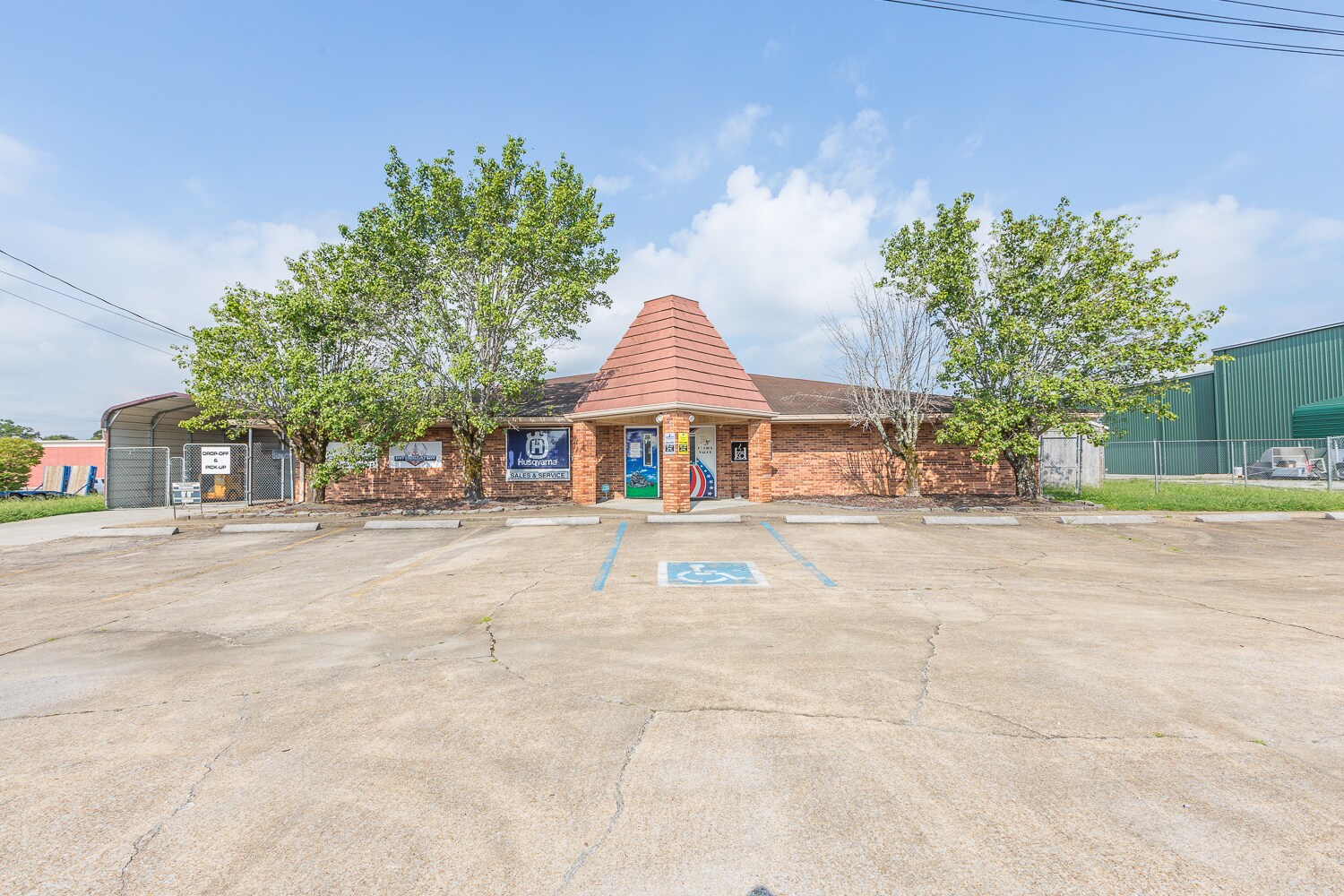 300 Alamar St Fort Oglethorpe, GA 30742 Retail Property for Sale on