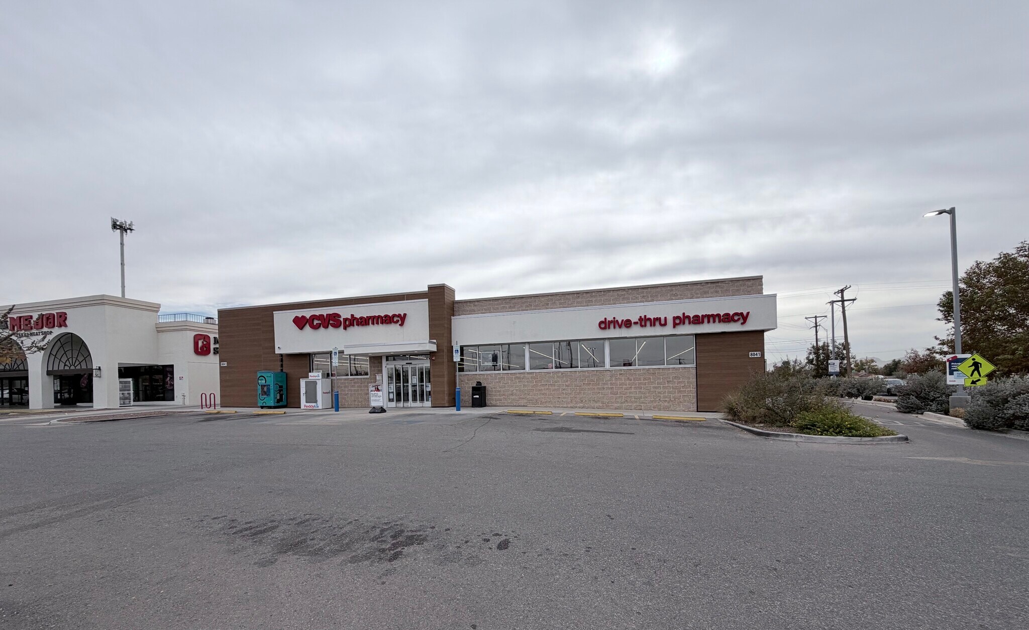 8041 N Mesa St, El Paso, TX for Rent