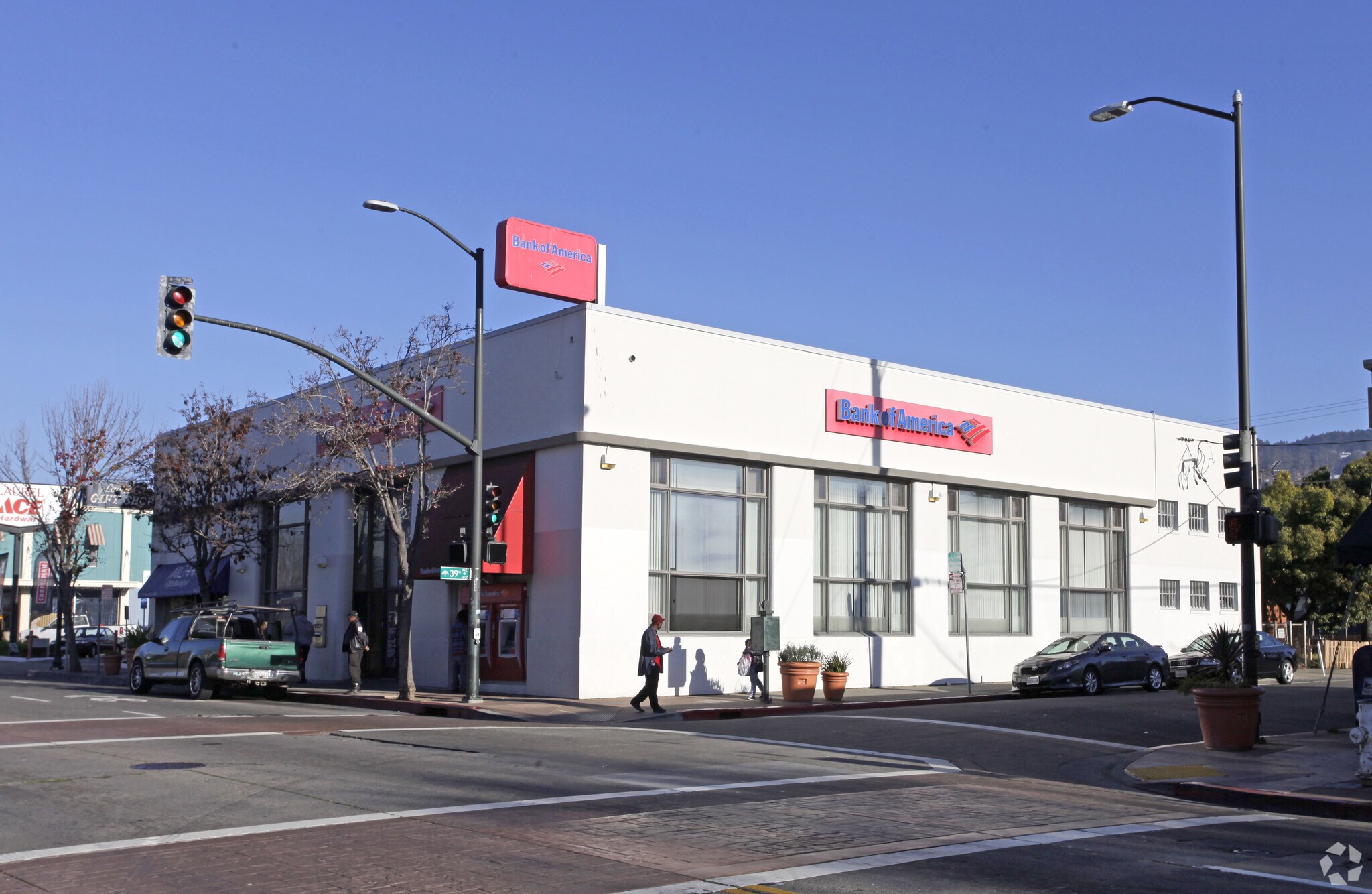 4050 MacArthur Blvd, Oakland, CA for Rent