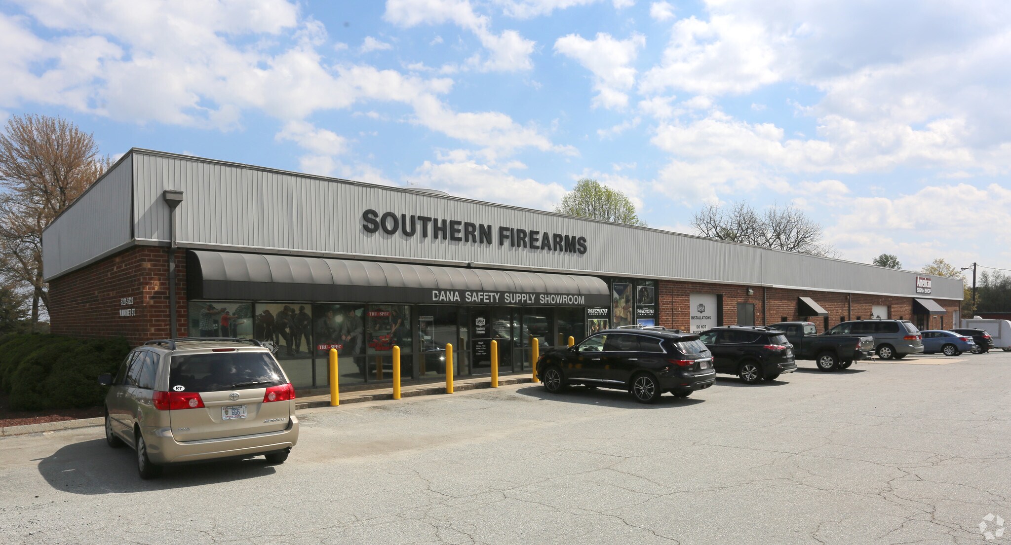 5221-5223 W Market St, Greensboro, NC for Rent