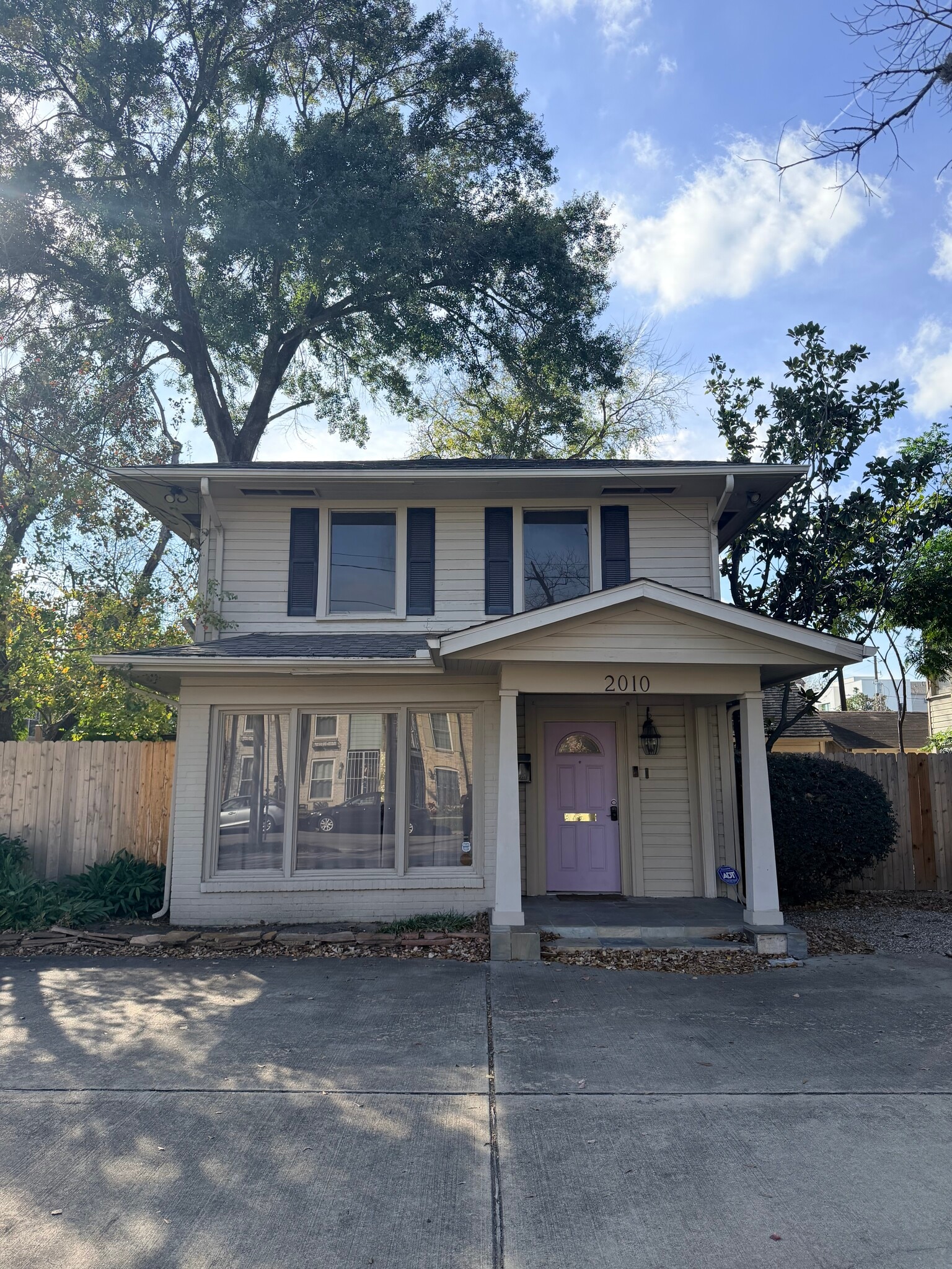 2010 Commonwealth St, Houston, TX for Rent