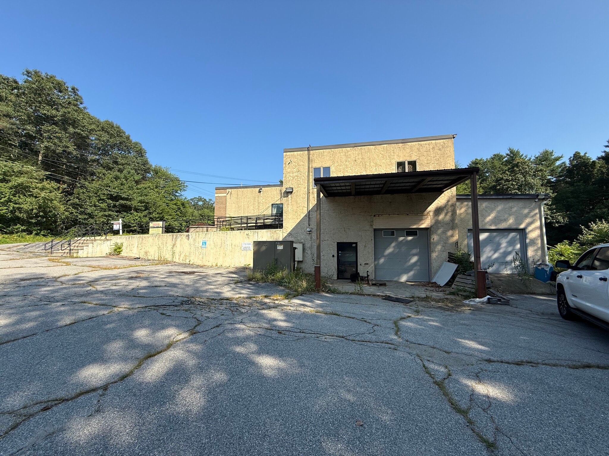 44 Southbridge Rd, Dudley, MA for Rent