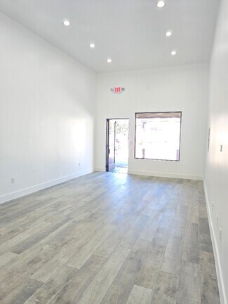 La Crescenta, CA Retail - 4050 Montrose Ave