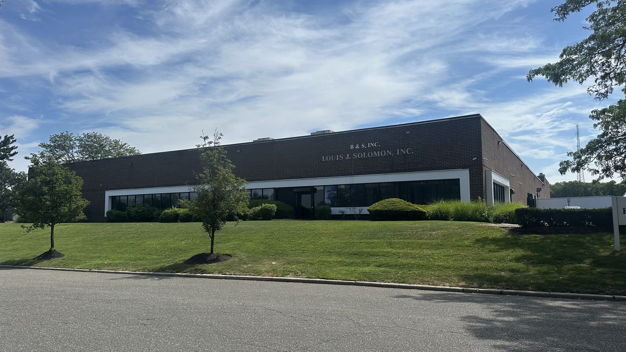 25 Ranick Rd, Hauppauge, NY for Rent