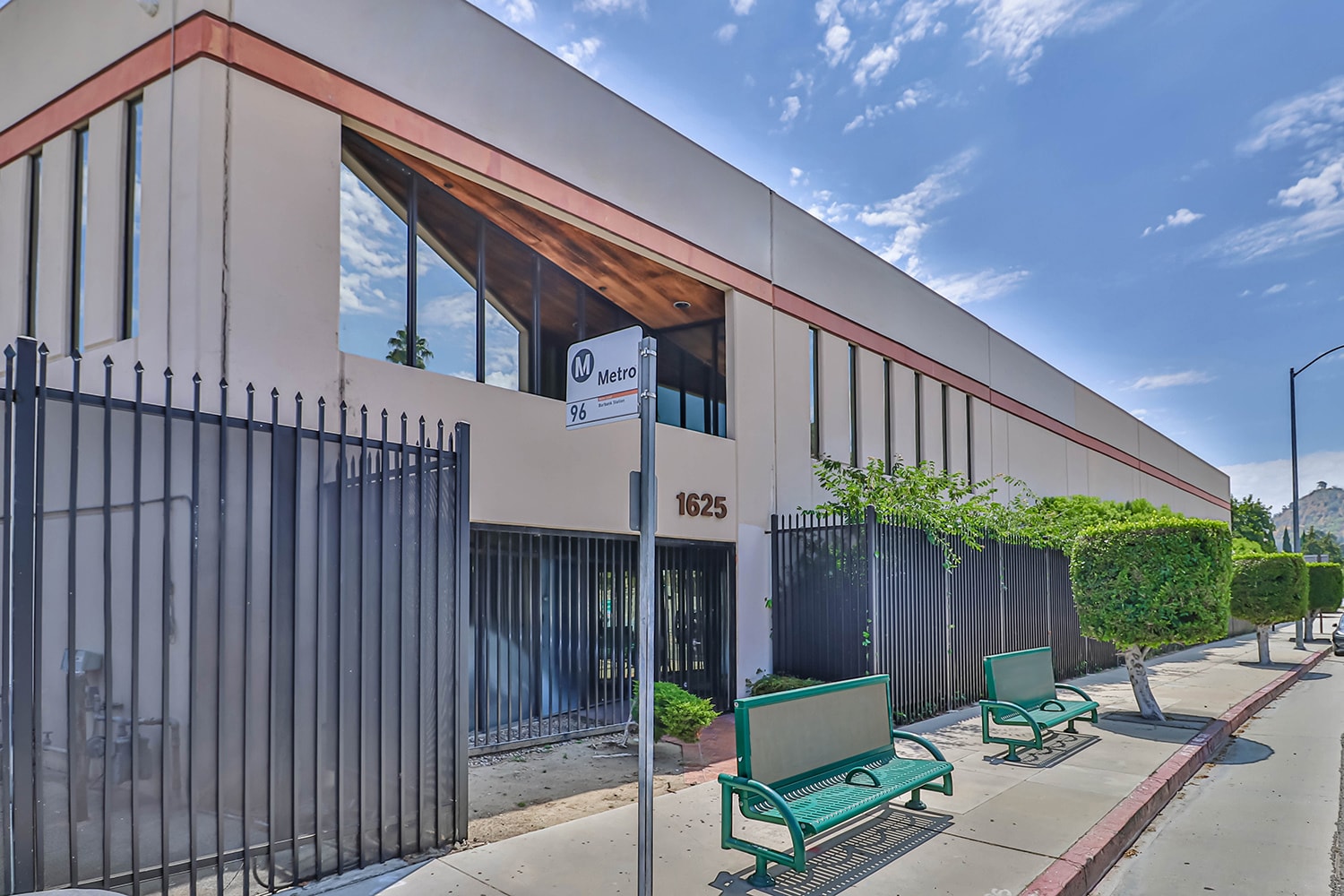 1625 Riverside Dr, Los Angeles, CA for Rent