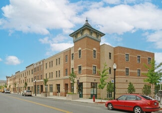 Poughkeepsie, NY Apartments - 417-447 Main St