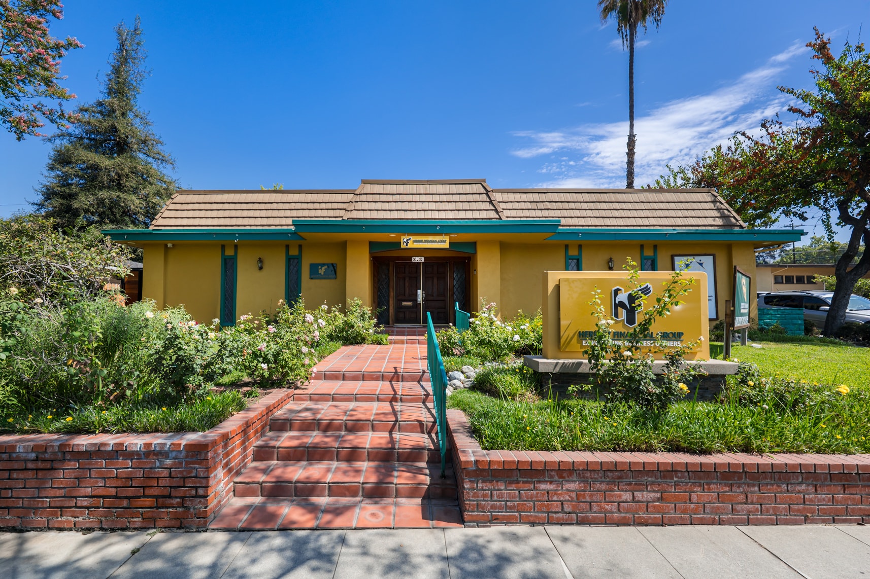 635 W Foothill Blvd, Monrovia, CA for Sale