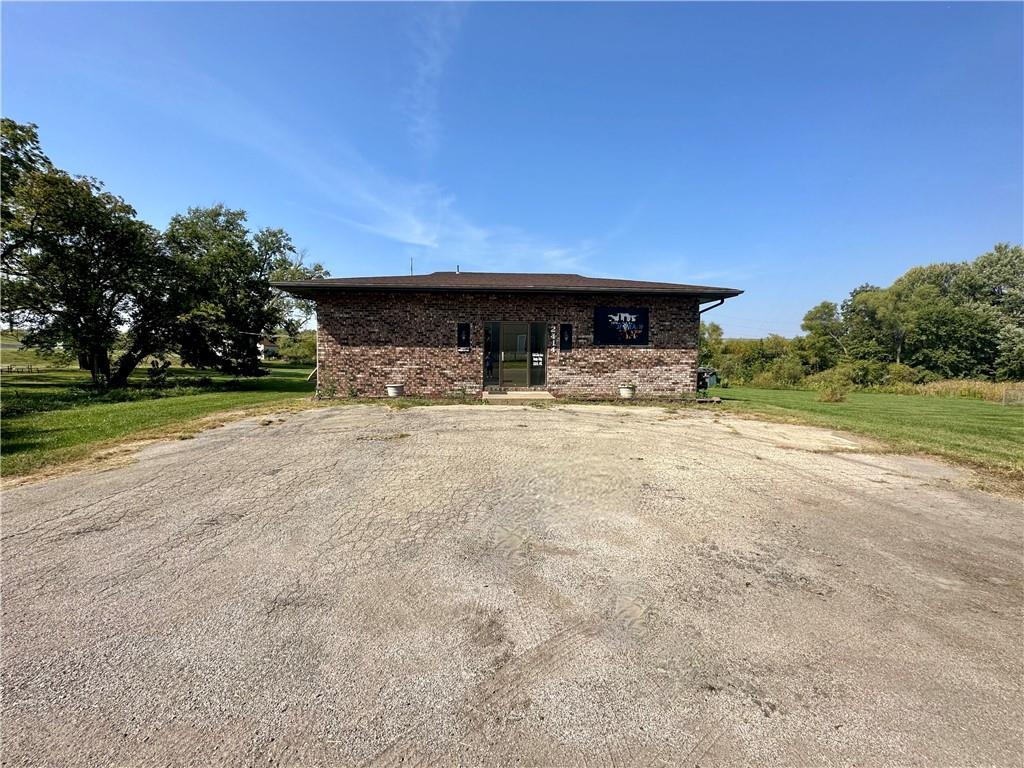 2414 S Leonard Rd, Saint Joseph, MO for Sale