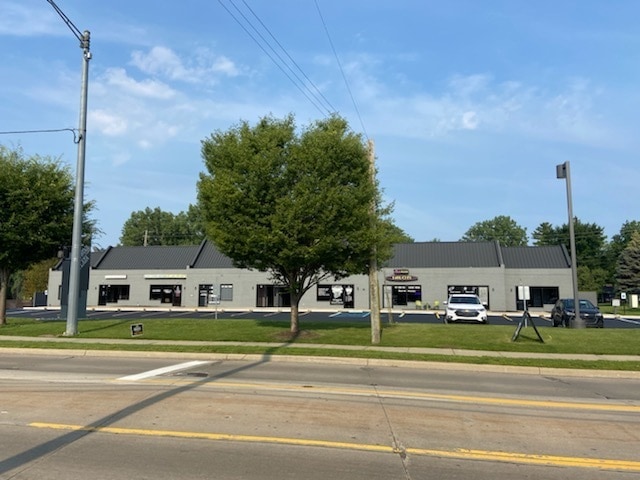 2038 Cass Lake Rd, Keego Harbor, MI for Sale
