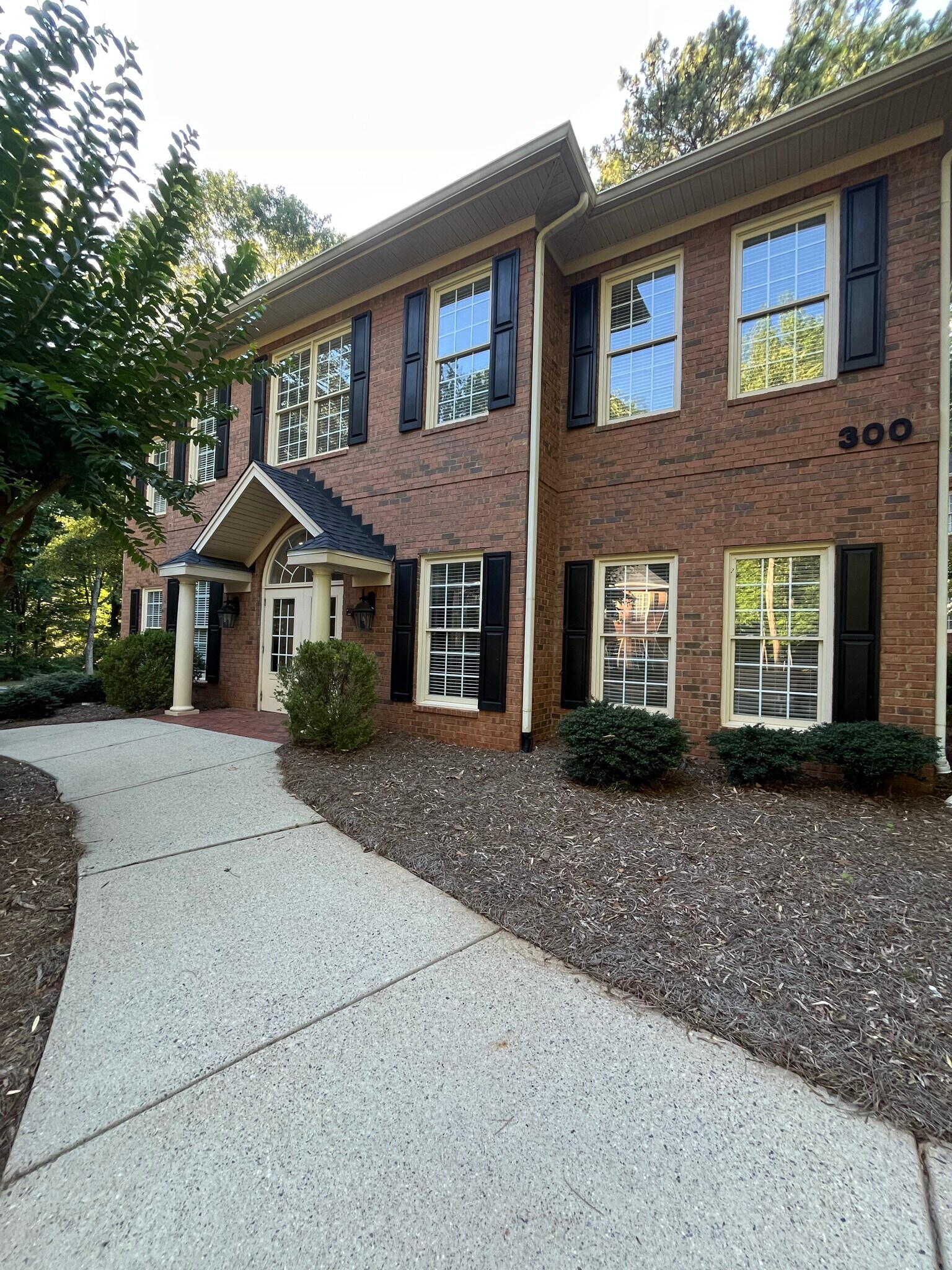 295 W Crossville Rd, Roswell, GA for Rent