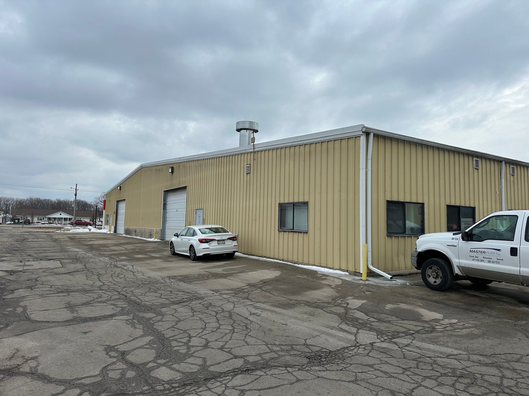 977 N Military Ave, Green Bay, WI for Sale