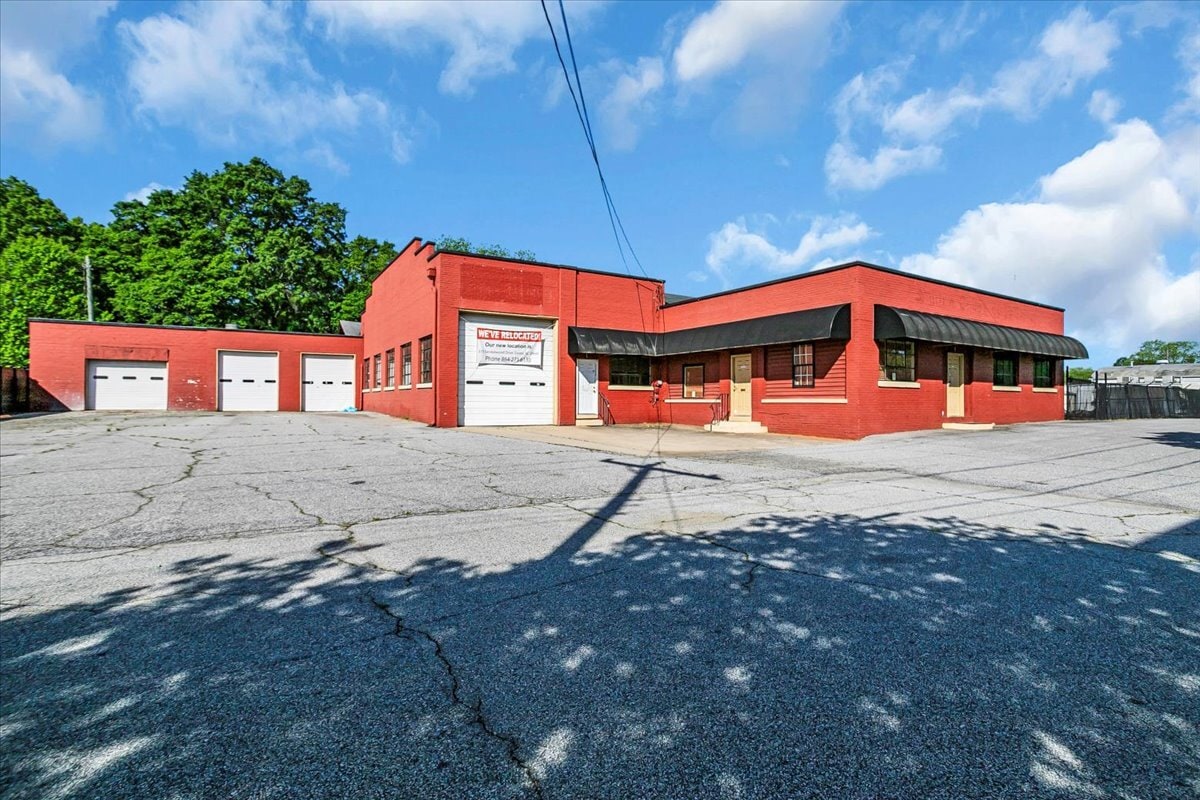 1 Pete Hollis Blvd, Greenville, SC for Sale