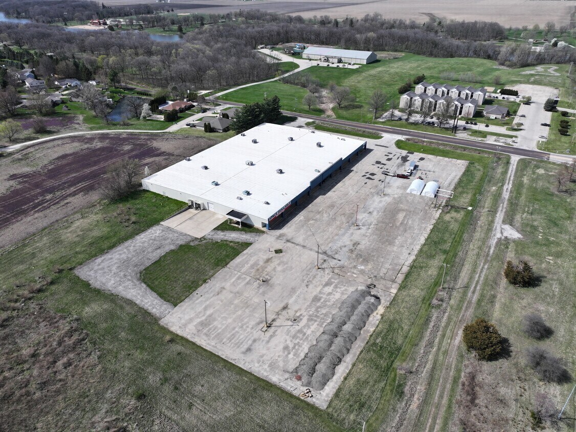 888 S Lake Storey Rd, Galesburg, IL for Rent