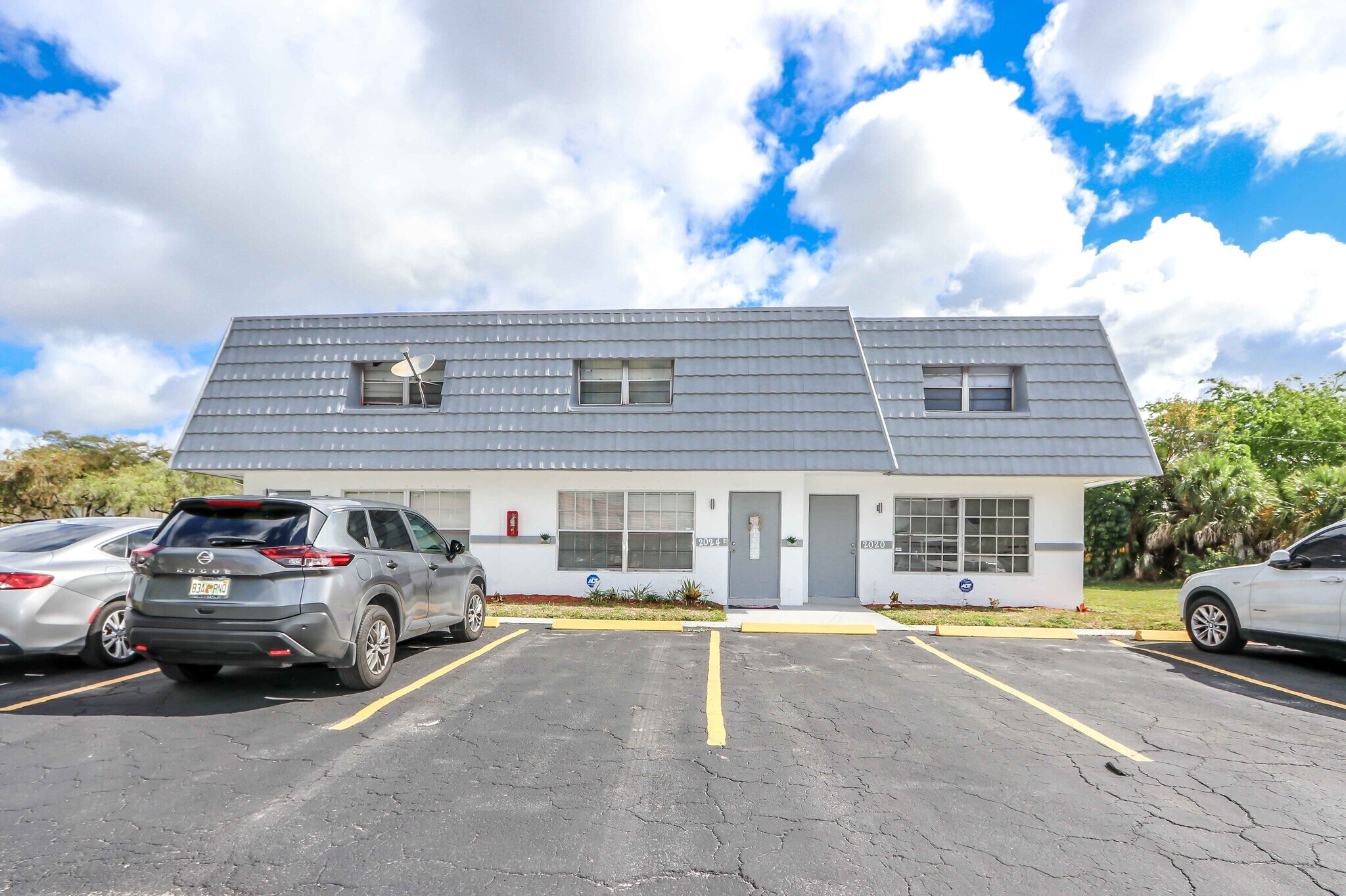 2020 NW 59th Ter Fort Lauderdale, FL 33313 MultiFamily Property for