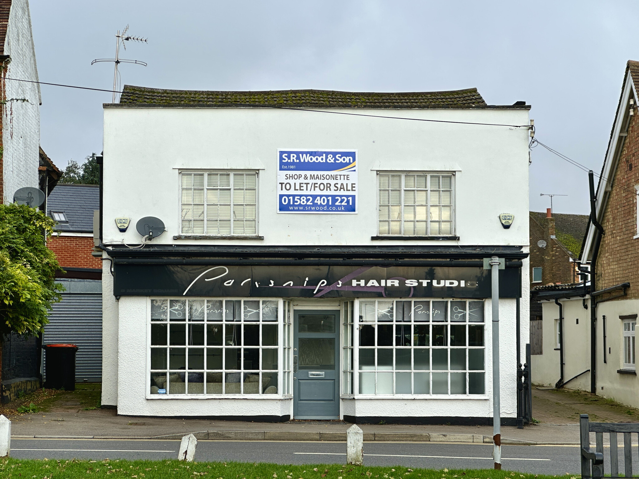 8 Market Sq, Toddington, BDF for Rent