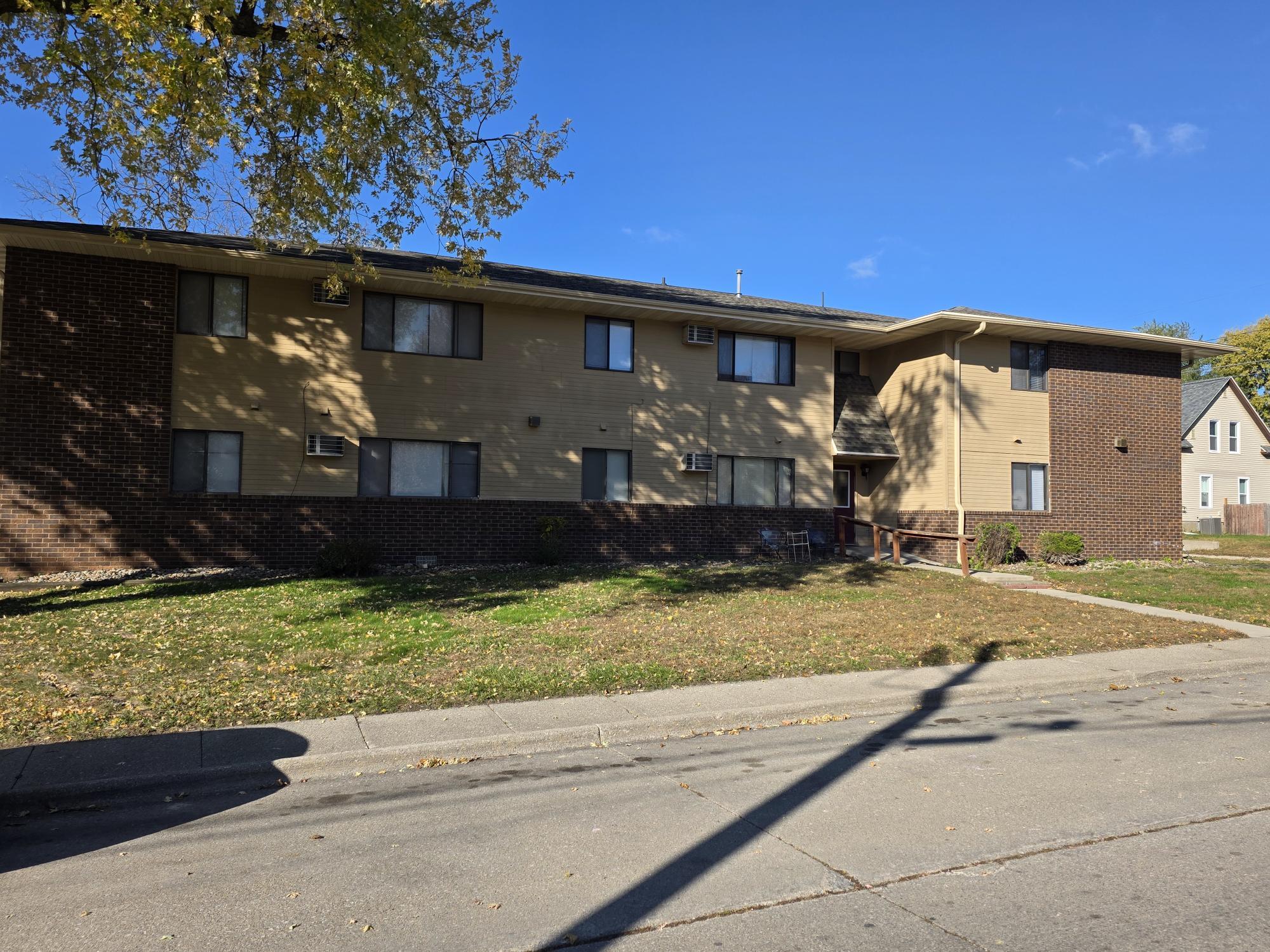 115 S 5th Ave W, Newton, IA for Sale