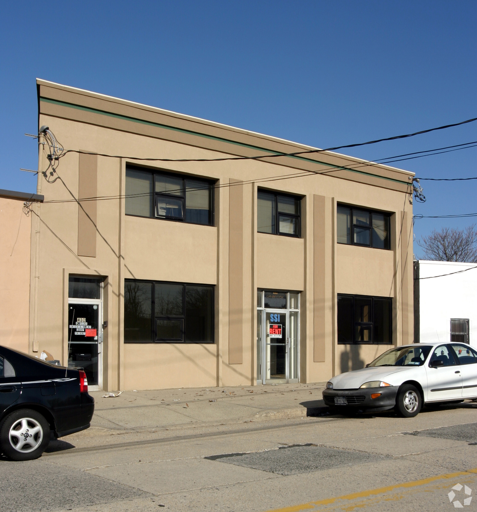 43 Rocklyn Ave, Lynbrook, NY for Rent