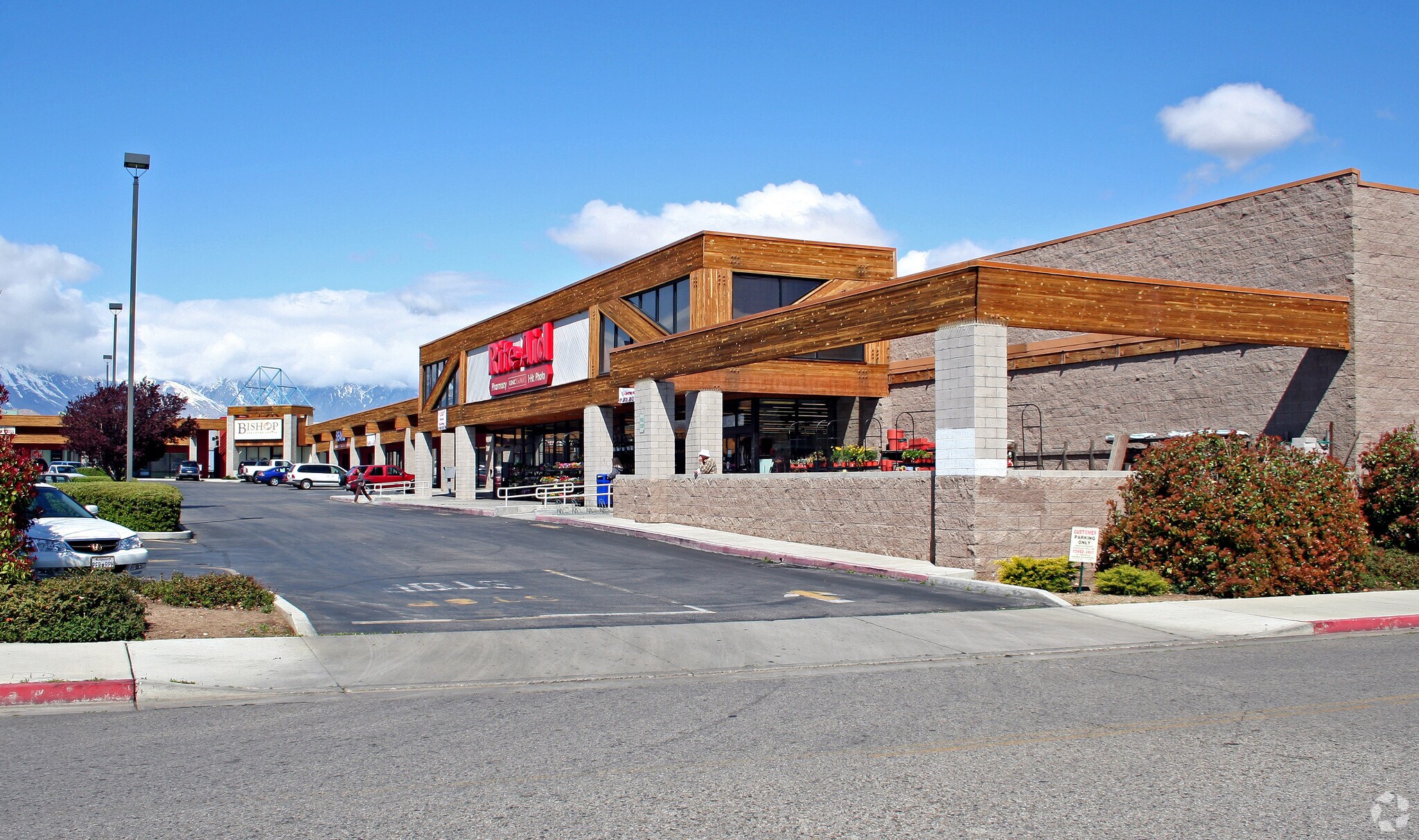 1375 Rocking W Dr CA 93514 Retail Property for Lease on