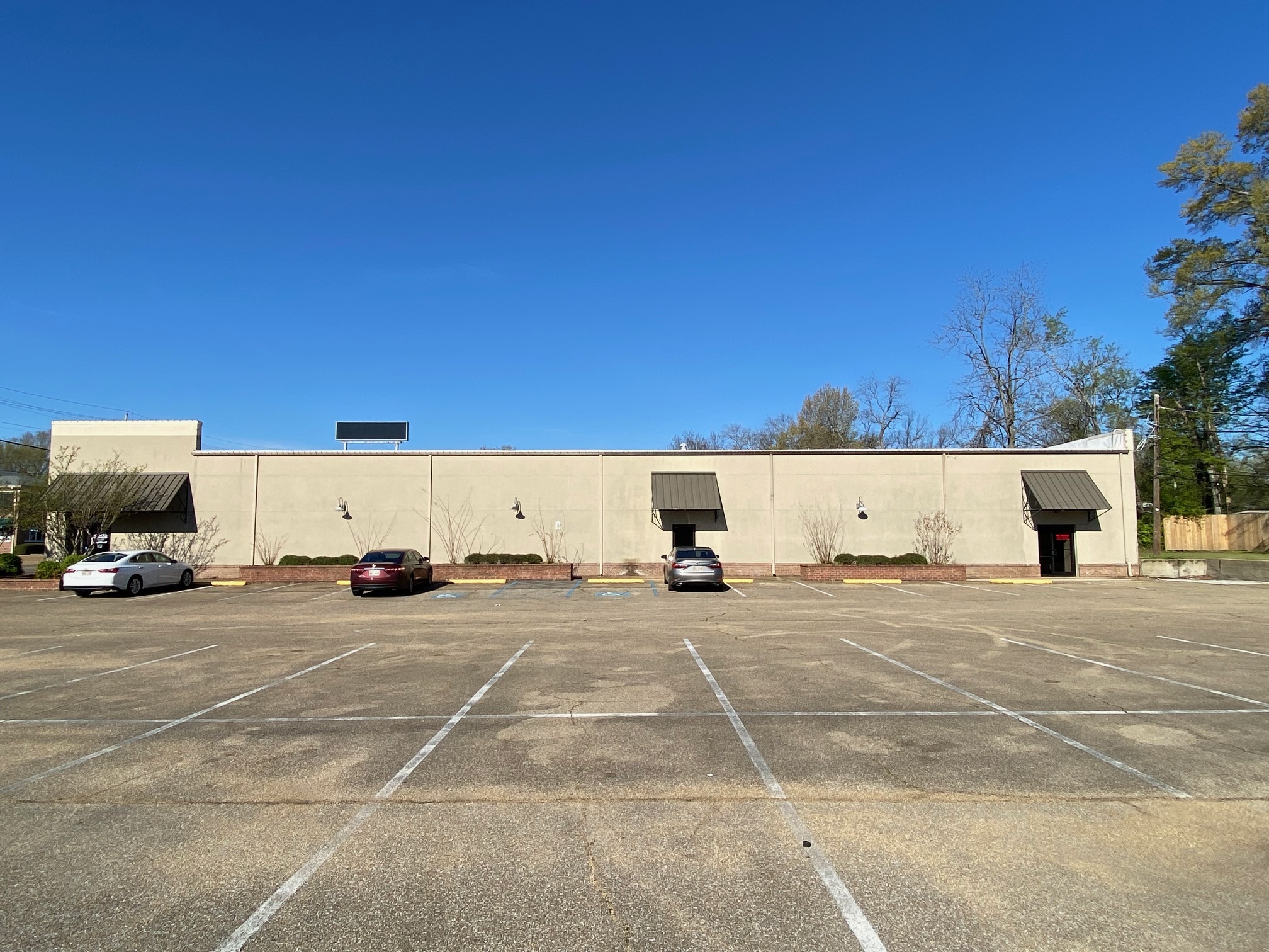 600 W Main St, Tupelo, MS for Rent