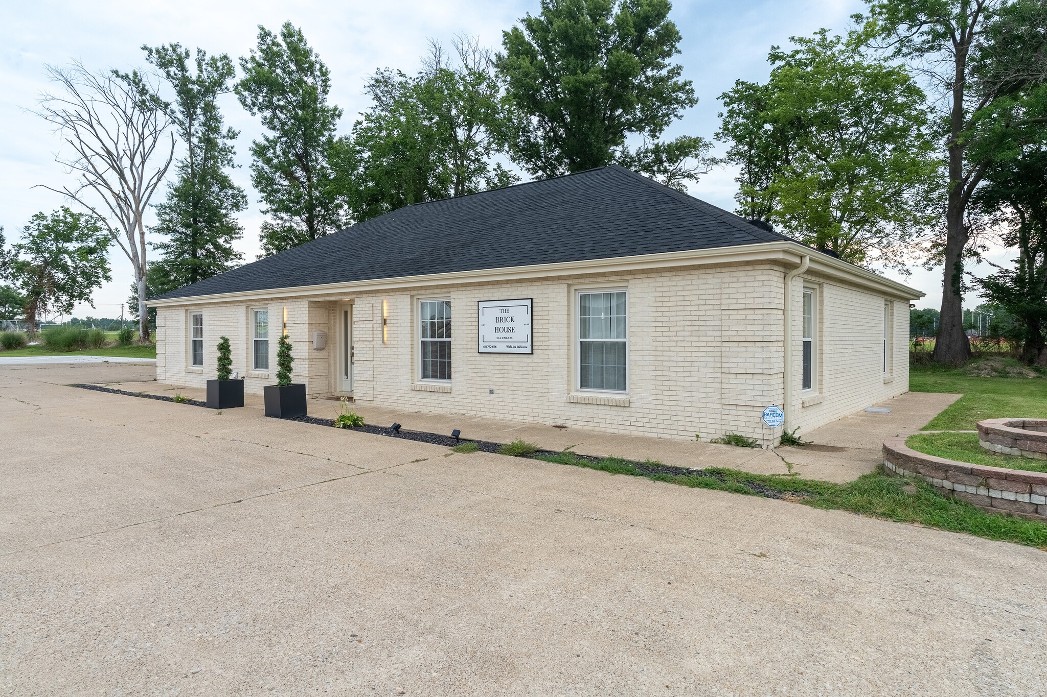 709 N Carbon St, Marion, IL for Sale