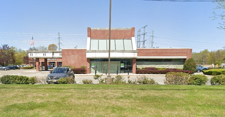 29-47 Eisenhower Pky, Roseland, NJ for Rent