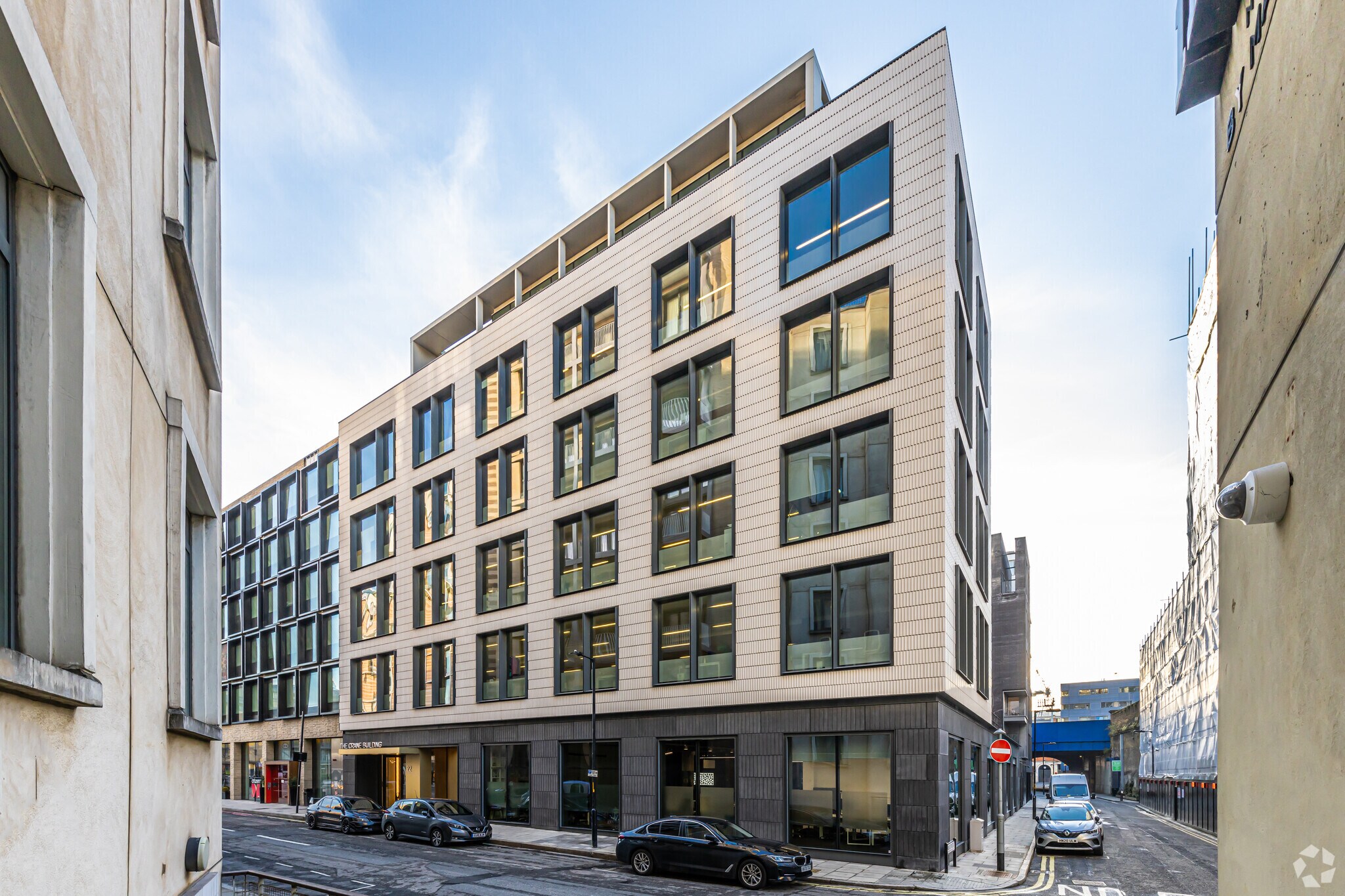 22 Lavington St, London, LND for Rent