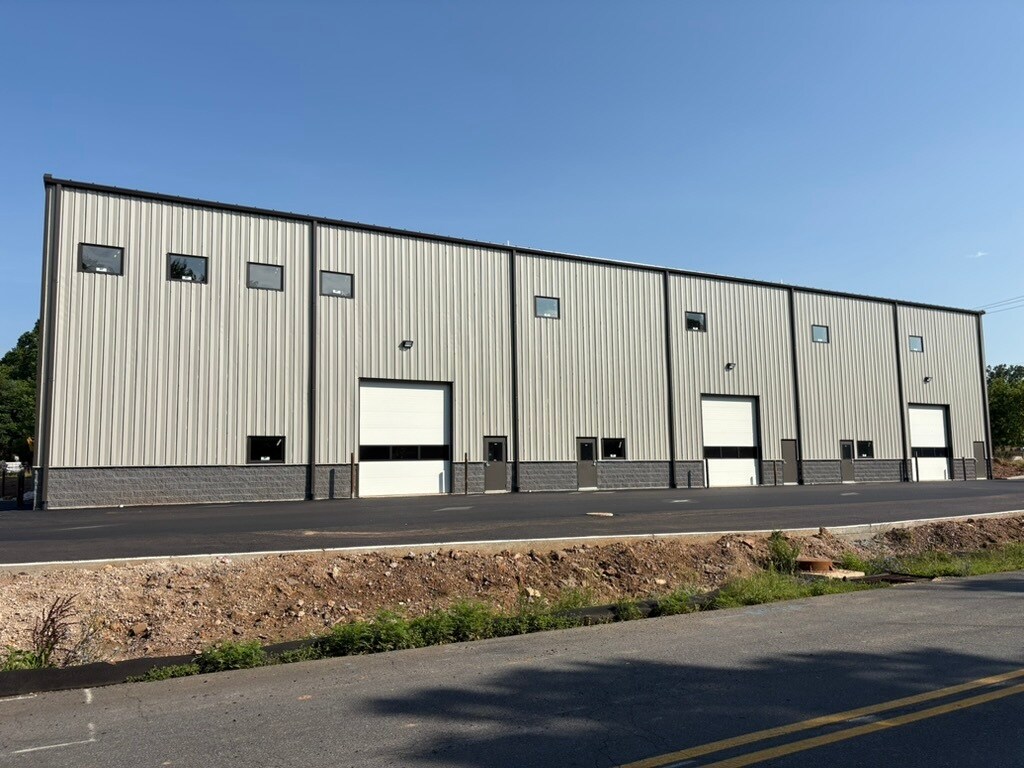 17 Industrial dr, New Britain, PA for Rent
