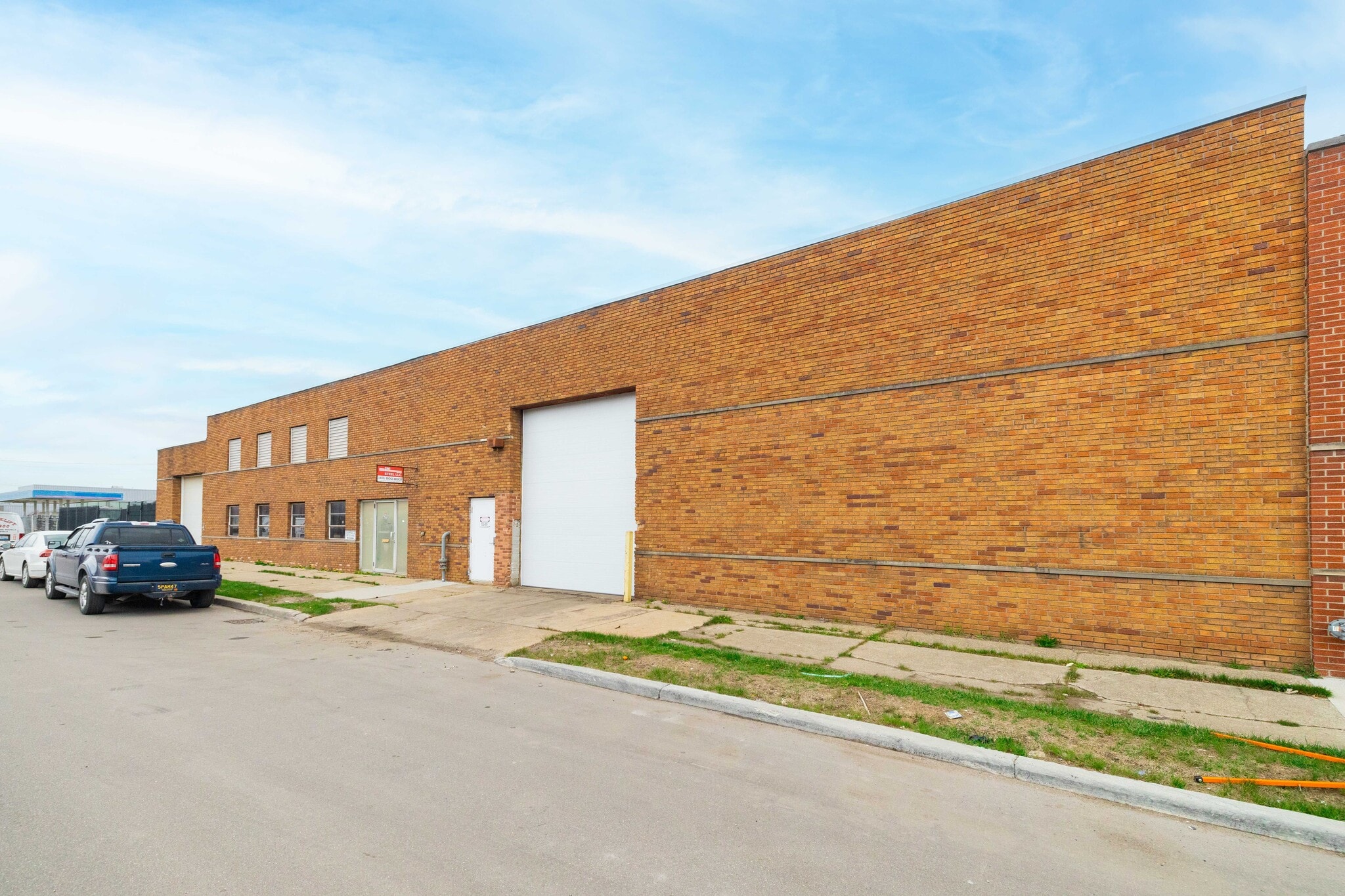 6773 E Davison St, Detroit, MI for Sale