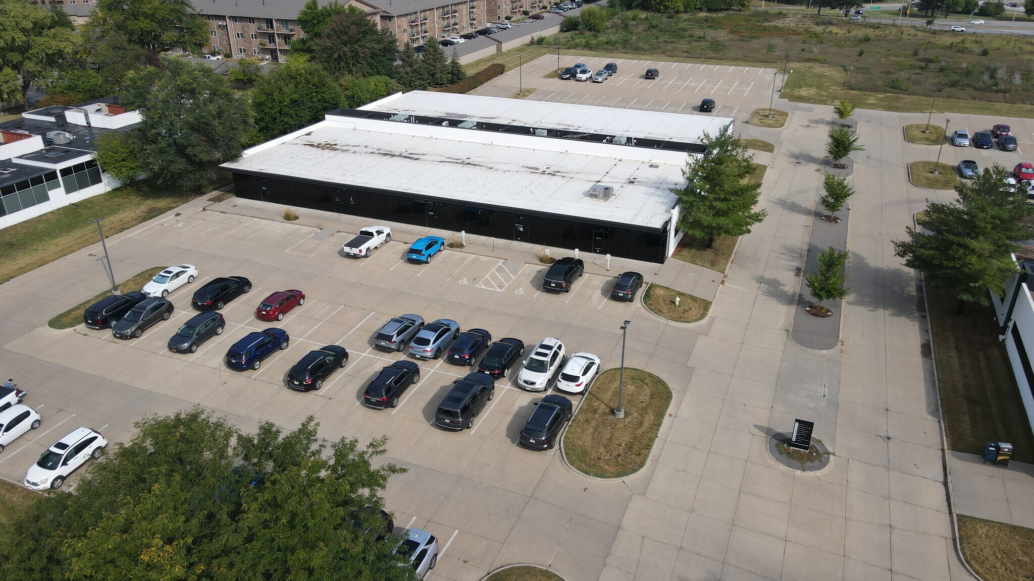 1031 Office Park Rd, West Des Moines, IA for Rent