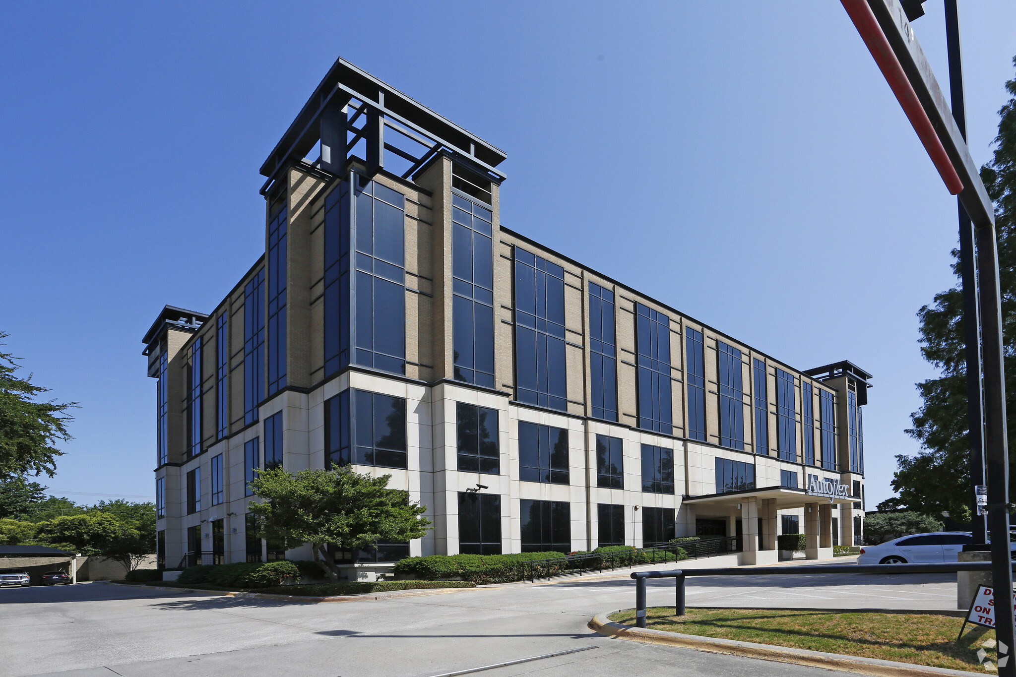558 S Central Expy, Richardson, TX for Sale