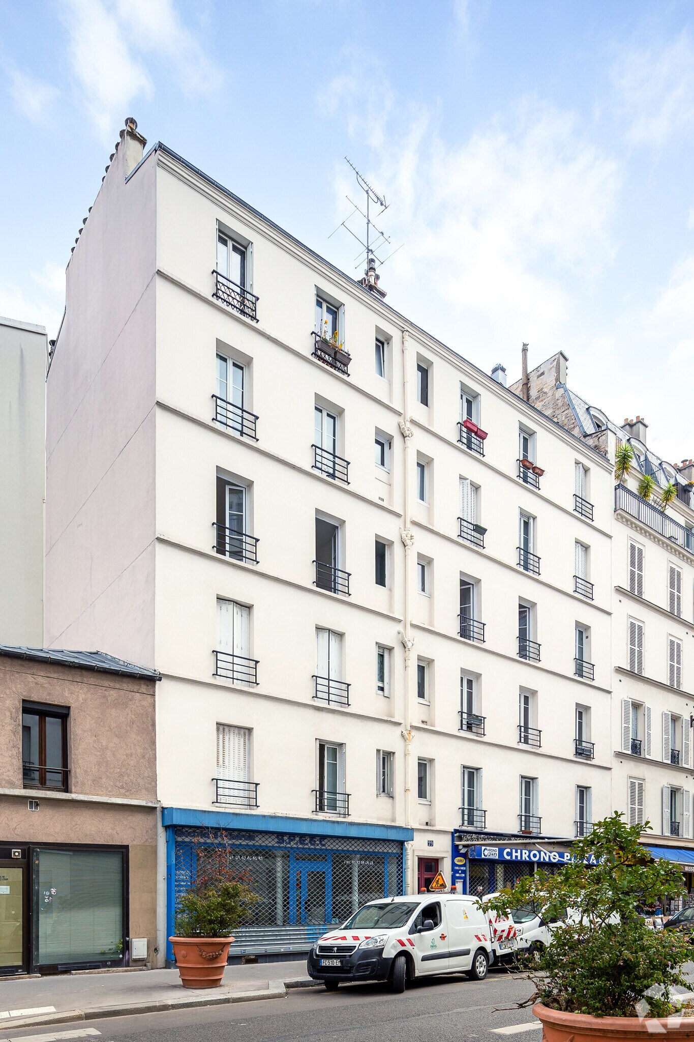 , Paris, PAR for Sale